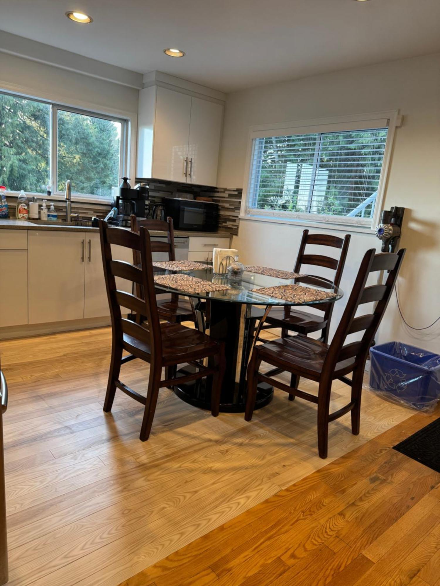 Beautiful Modern Suite North Vancouver Dış mekan fotoğraf